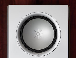 Начинается High End: тест системы T+A на базе стереоресивера R1000E и акустики Pulsar